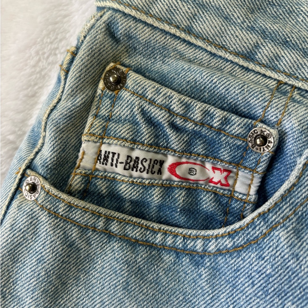 AntiBasic Jeans - Picture 4 of 5